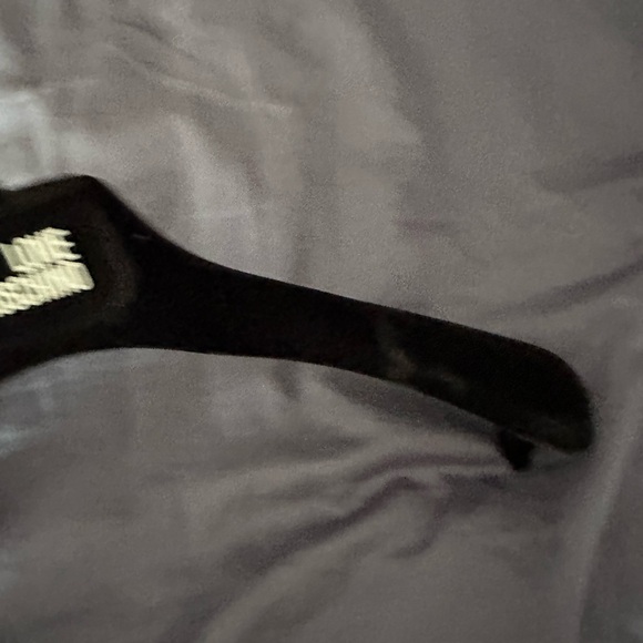 Love Moschino velvet clothes holder - Picture 7 of 7